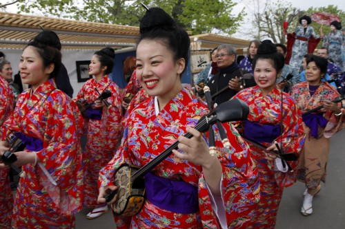 Défilé des musiciennes d'Okinawa - le Jardin Japonais au Jardin d'Acclimatation - du 7 avril au 8 mai 2012 - Photo Frédéric Grimaud.jpg